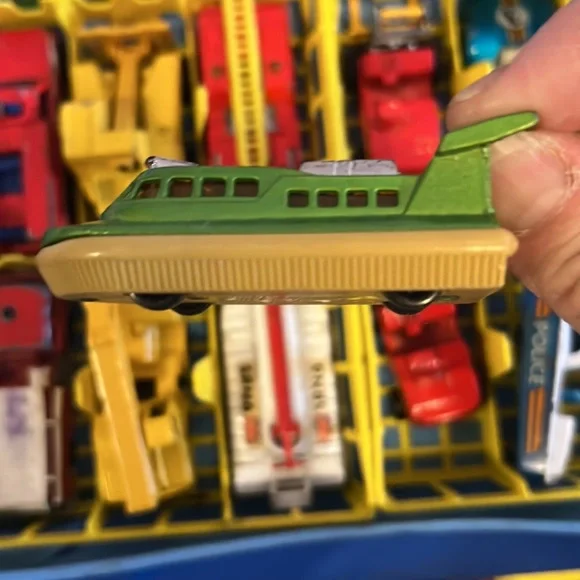 Vintage’60’s ‘70’s Lesney Matchbox case plus cars